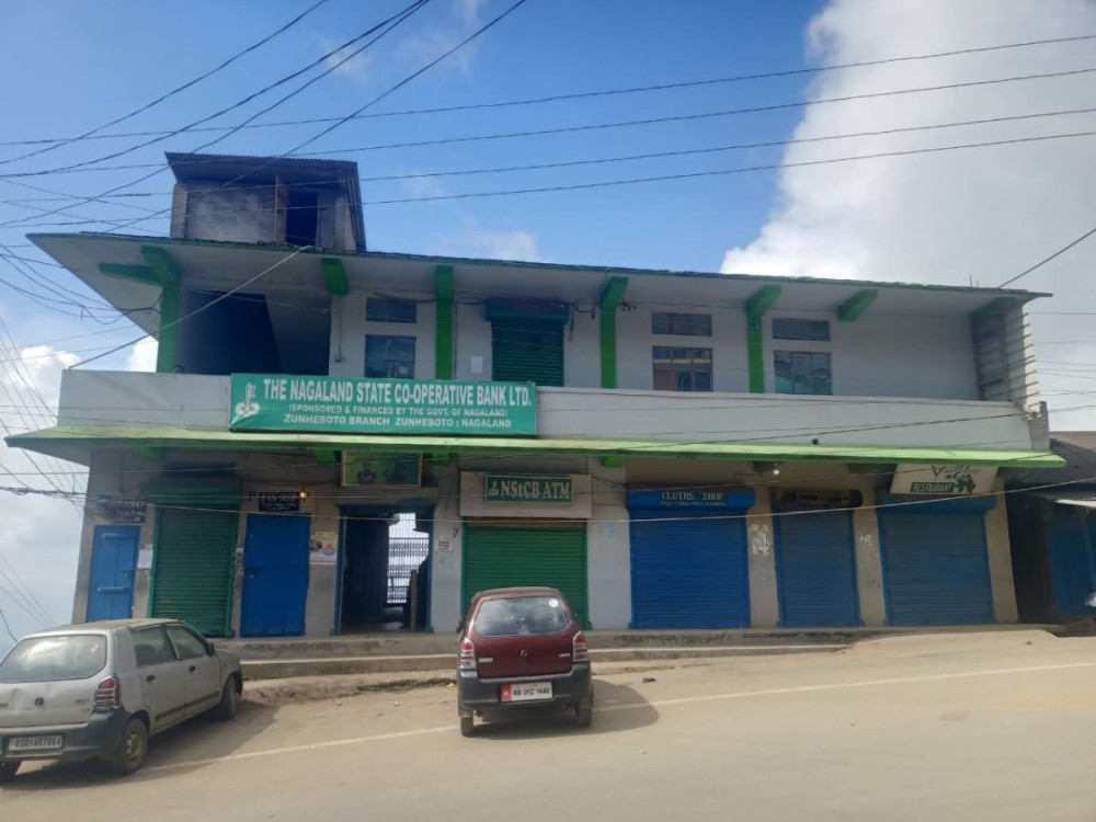 Banking operations in Zunheboto town presented a mixed picture on Sunday. (Morung Photo)